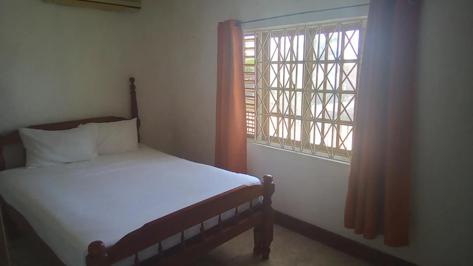 Guest house Comfort Rooms Content
