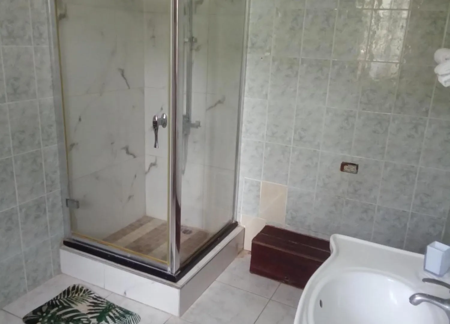 Comfort Rooms Content  Guest house Content (Saint Mary)